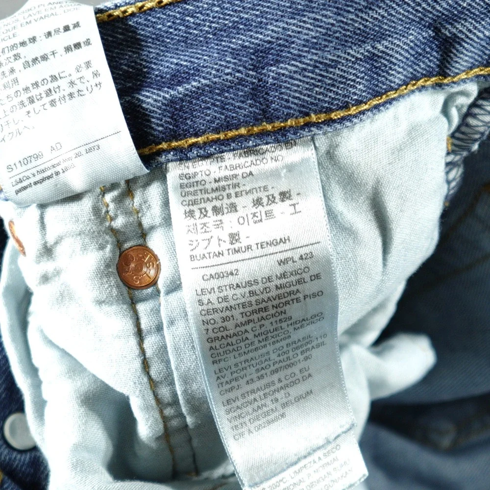 Levi's 501 Jeans Mens 38x32‎ Blue Straight Leg Button Fly Medium Wash Denim